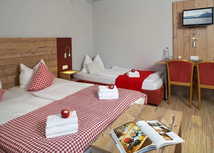 Land-Gut-Hotel Restaurant Alpenglück
