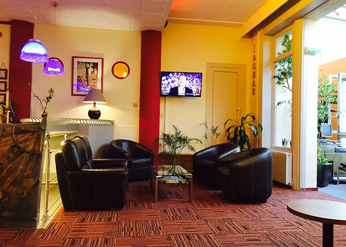 Logis Hotel Du Midi - Saint Etienne Sud