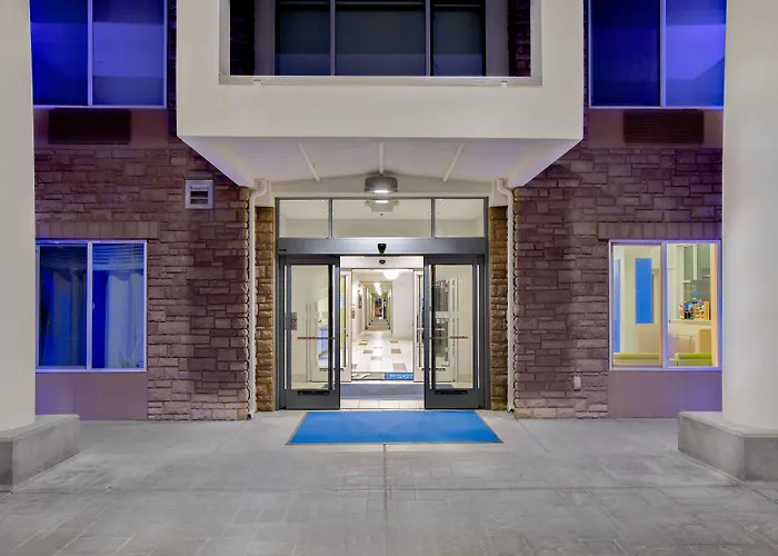 Holiday Inn Express Hotel & Suites Ontario By Ihg