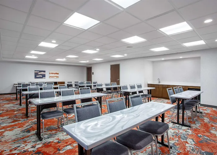 Hampton Inn & Suites Muncie