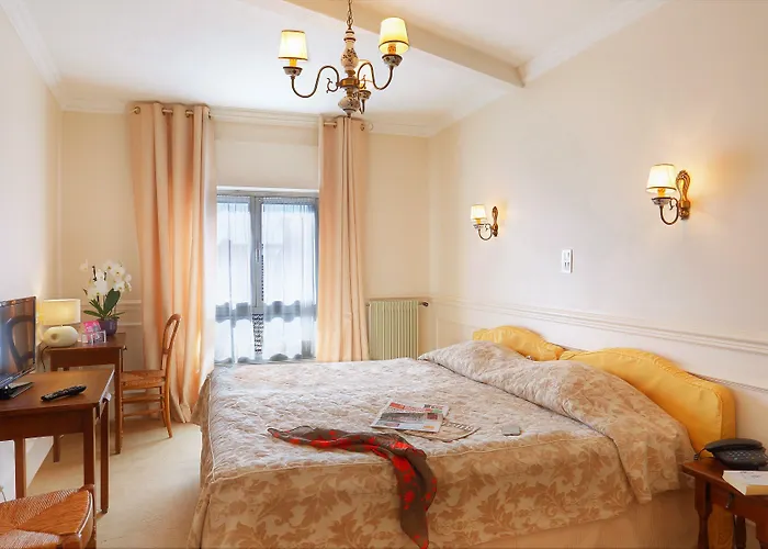 Hostellerie Des Trois Pigeons, Paray-Le-Monial