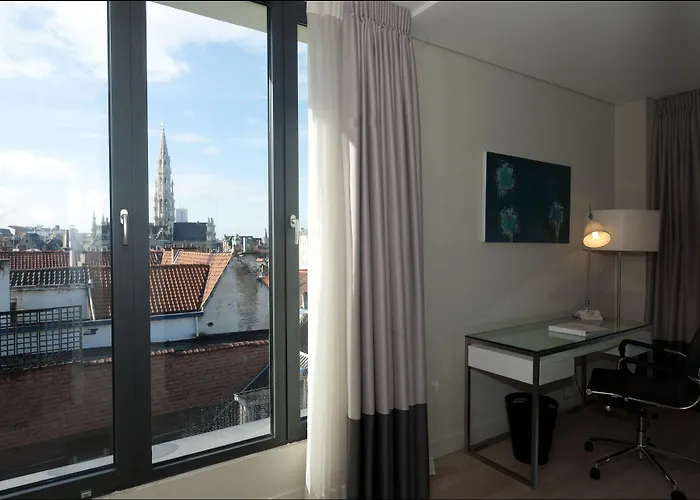 B-Aparthotel Grand Place