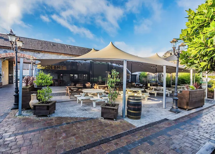 Court Yard Hotel