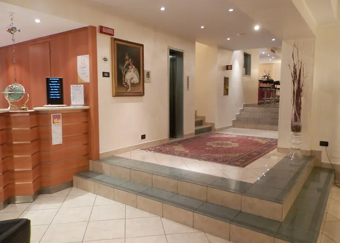 Augustus Hotel