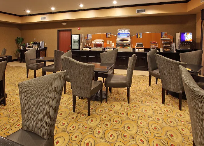 Holiday Inn Express Hotel & Suites Texarkana East By Ihg