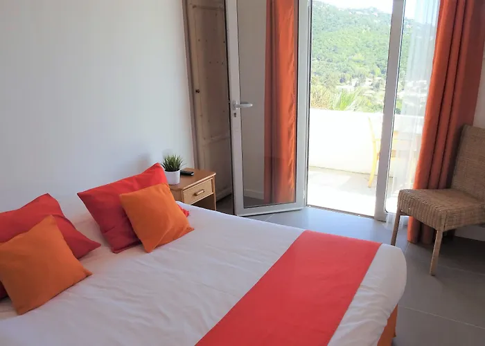 Azur Hotel