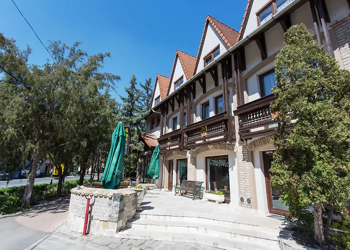 Révész Hotel, Restaurant&Rosa Spa