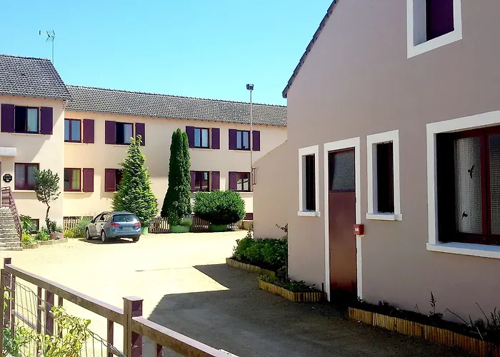 Le Merle Blanc Hotel Logis