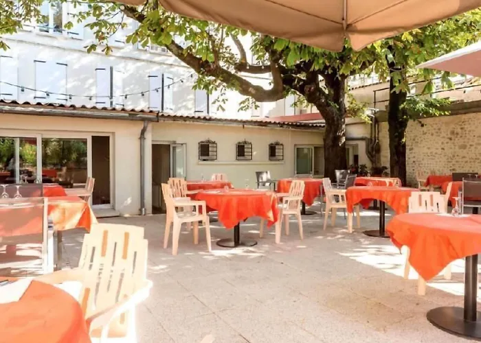 Hotel Restaurant La Boule D'Or