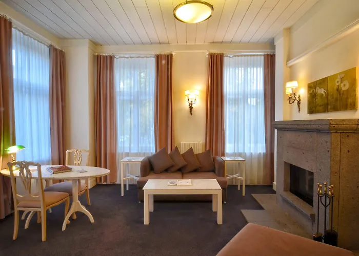 Kar'S Hotel