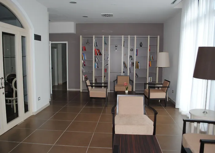 Hotel Fini