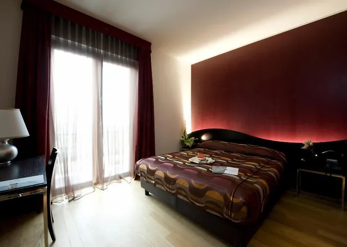 La Grotta Hotel