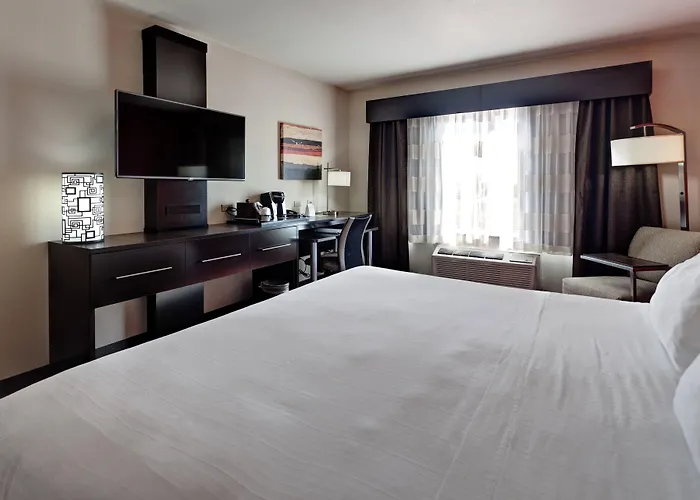 Holiday Inn Express Northwest Maize By Ihg