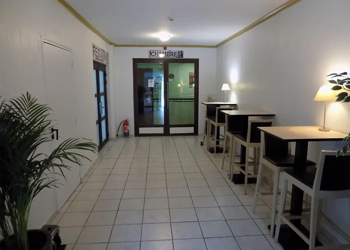 Hotel Martinez Grenay