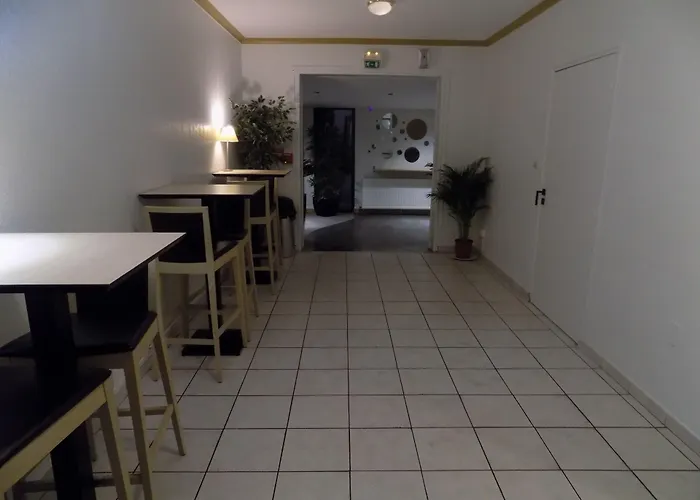 Hotel Martinez Grenay