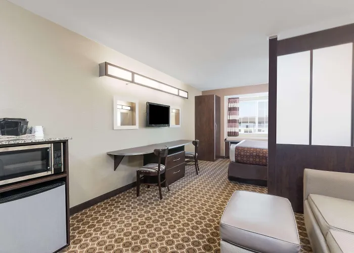 Microtel Inn & Suites By Wyndham Dickinson