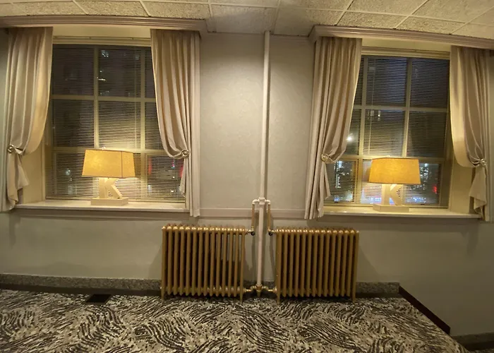 Kingston Hotel