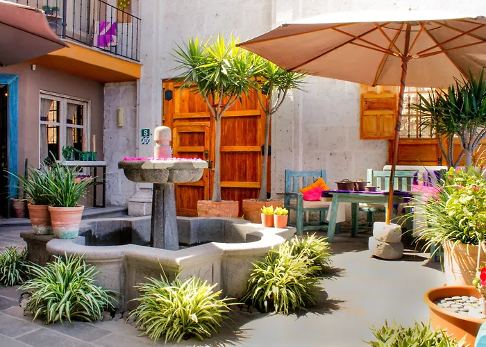 Azul Colonial
