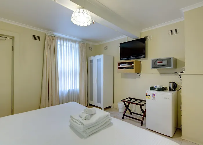 Neutral Bay Lodge