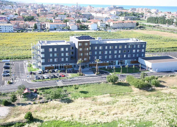 Cosmopolitan Hotel