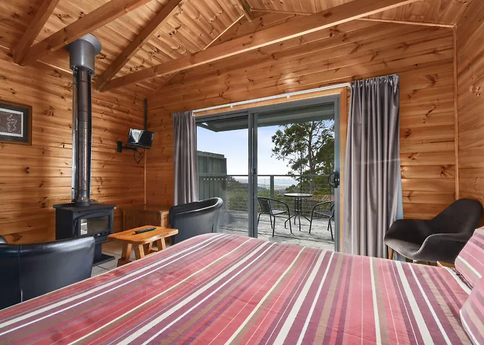 Rainbow Retreat Wilderness Eco Lodge & Cabins