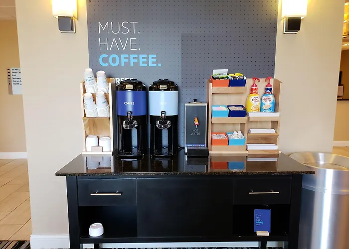 Holiday Inn Express & Suites Marion Northeast By Ihg