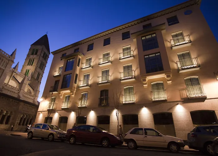 Nexus Valladolid Suites & Hotel