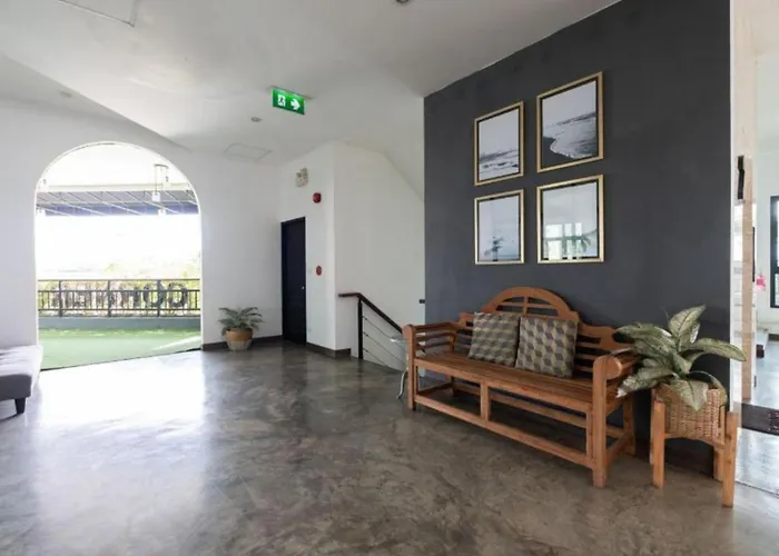 The Corner Lodge