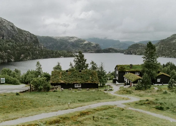Preikestolen Hotel&BaseCamp - Preikestolen trailhead