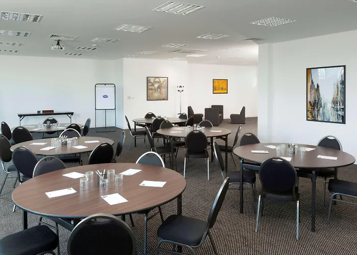 Hampton By Hilton Luton Airport