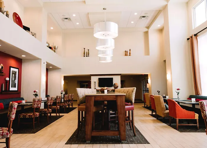 Hampton Inn & Suites Minot