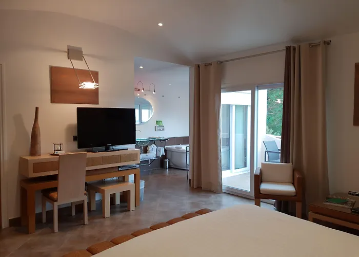 Private Hotel - Adults Only