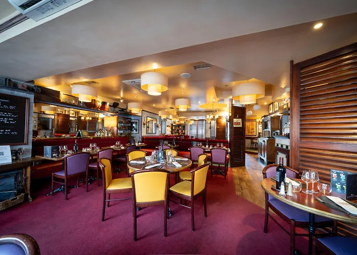 Logis Hotel Au Relais Nivernais