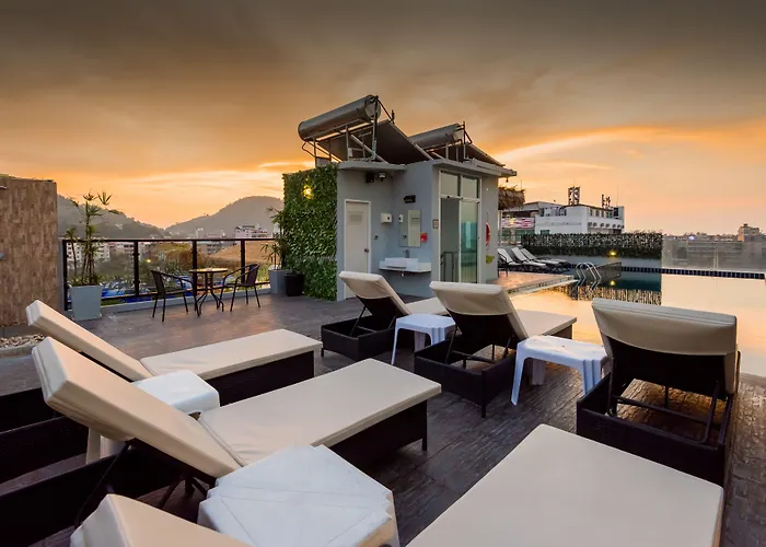 Hallo Patong Hotel - Rooftop Pool - Stunning Mountain Views & Otop Market