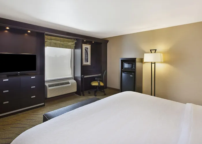Hampton Inn & Suites - Elyria