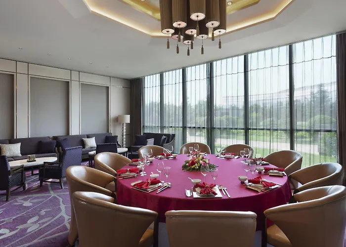 Sheraton Changchun Jingyuetan Hotel