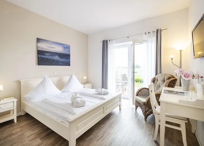 Hotel Pharisäerhof - DAS Hundehotel auf Nordstrand mit Restaurant und Café