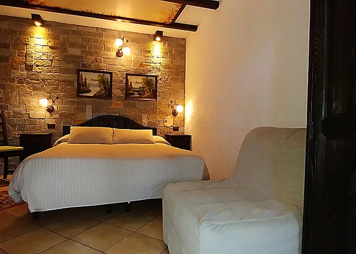 Chalet Sul Lago Hotel In Montagna