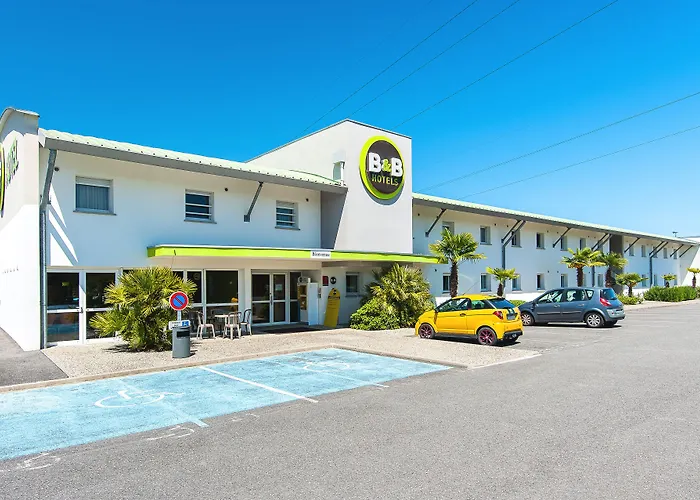 B&B HOTEL Pau Lescar