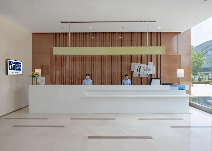 Holiday Inn Express Luoyang City Center By Ihg