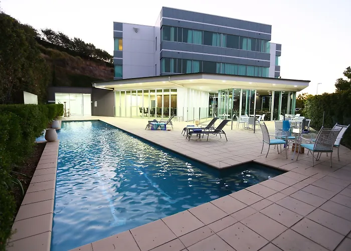 Springfield Lakes Boutique Hotel
