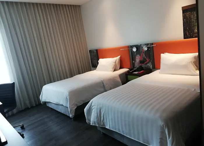 Hampton By Hilton Cali