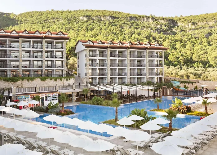Ramada Resort By Wyndham Akbuk