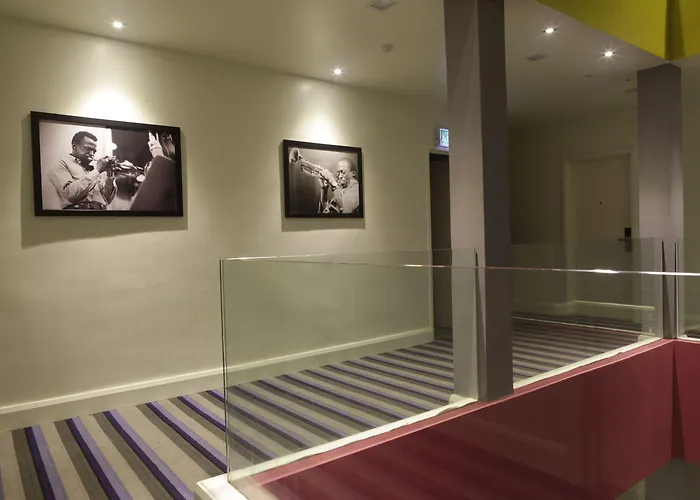 I Am Jazz Hotel