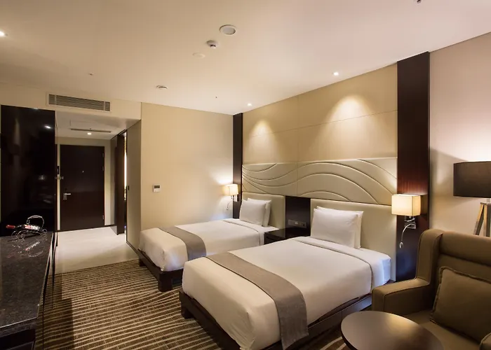 I Square Hotel