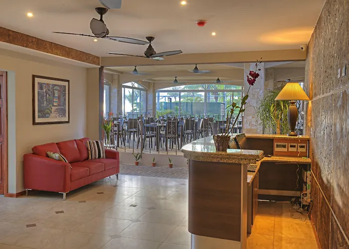 Beachfront Hotel Tramonto