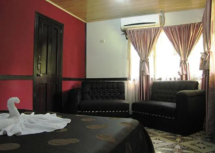Ara Ambigua Lodge