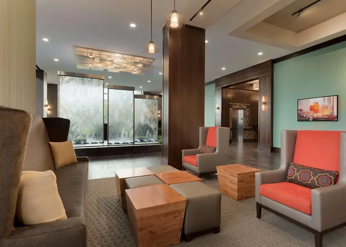 Embassy Suites By Hilton Chicago Naperville
