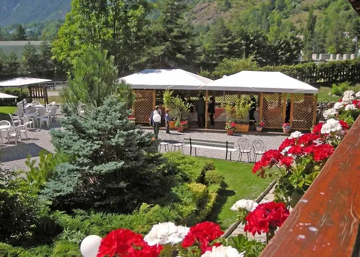Hotel Bucaneve