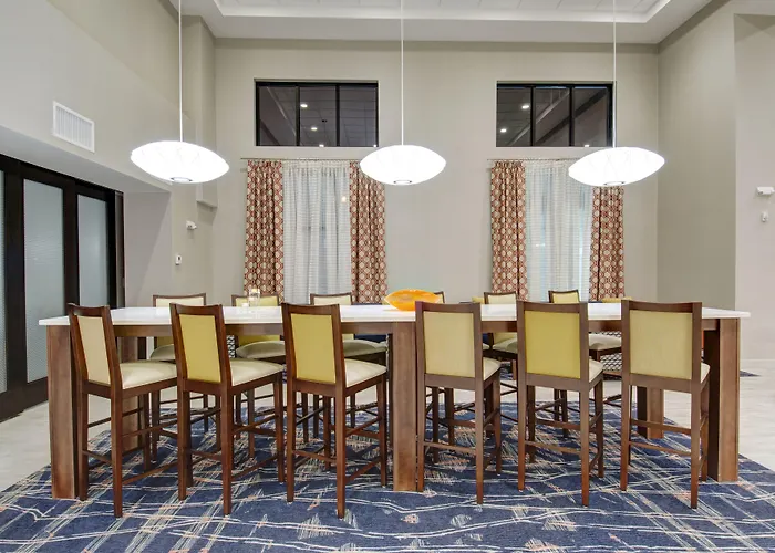 Hampton Inn & Suites Springfield Downtown